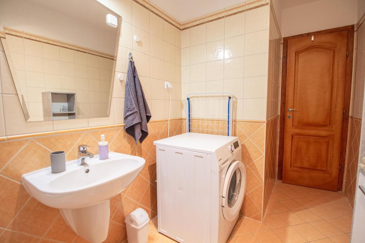 Viky'S Apartment Дьёр Экстерьер фото