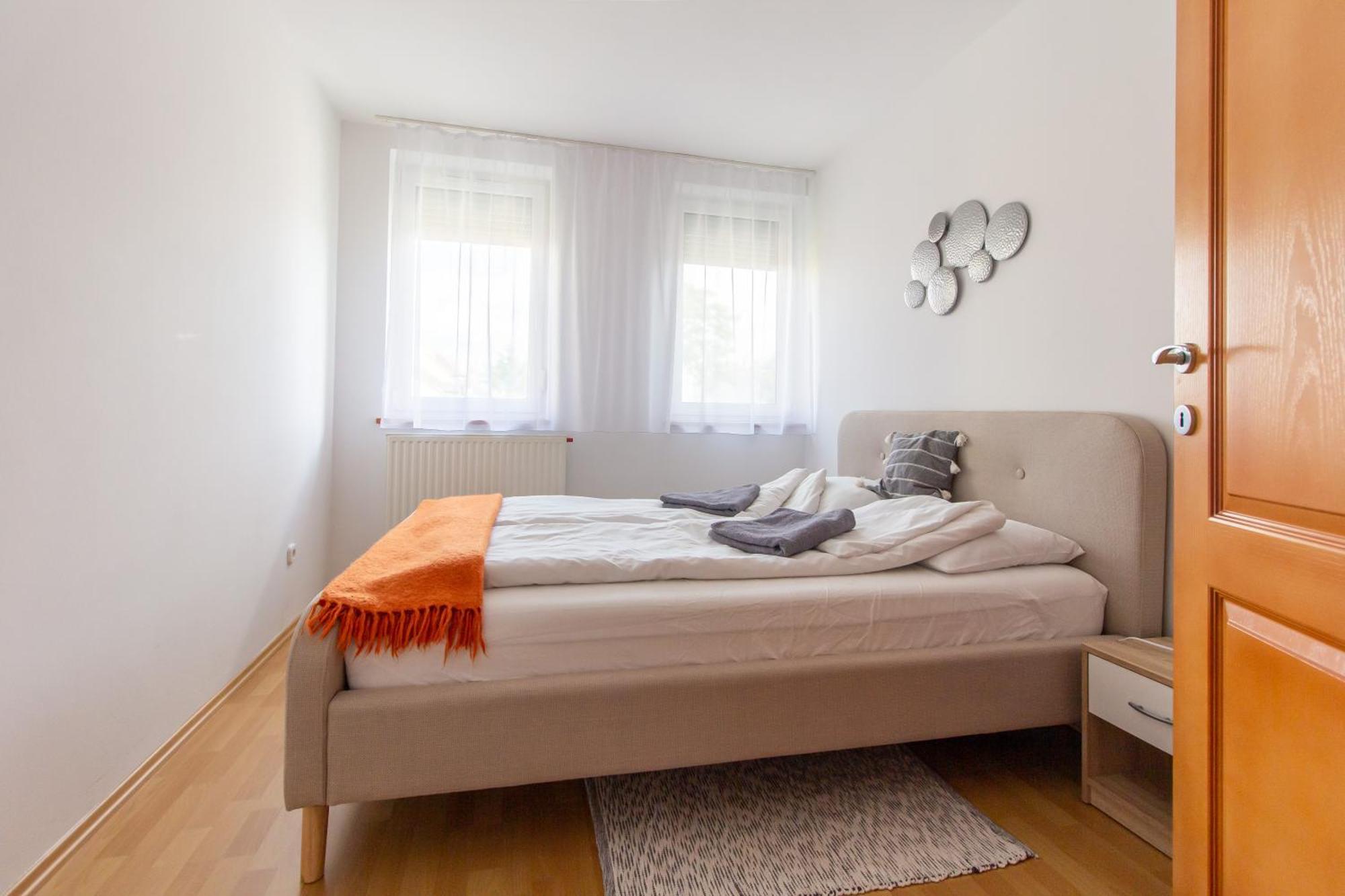 Viky'S Apartment Дьёр Экстерьер фото